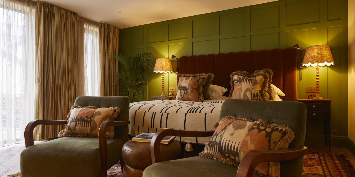 Blelham super king bedroom with wet-room style bathroom